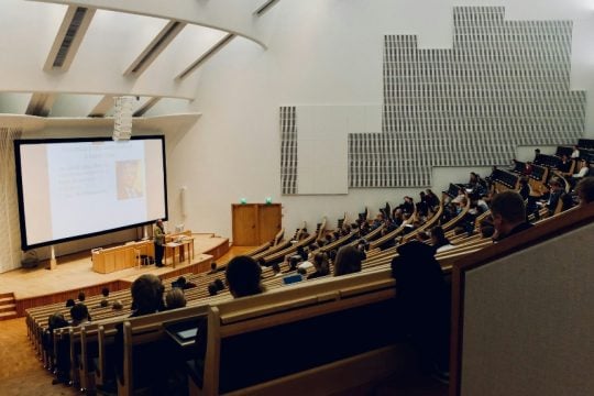 Αιθουσα διδασκαλίας πανεπιστημίου